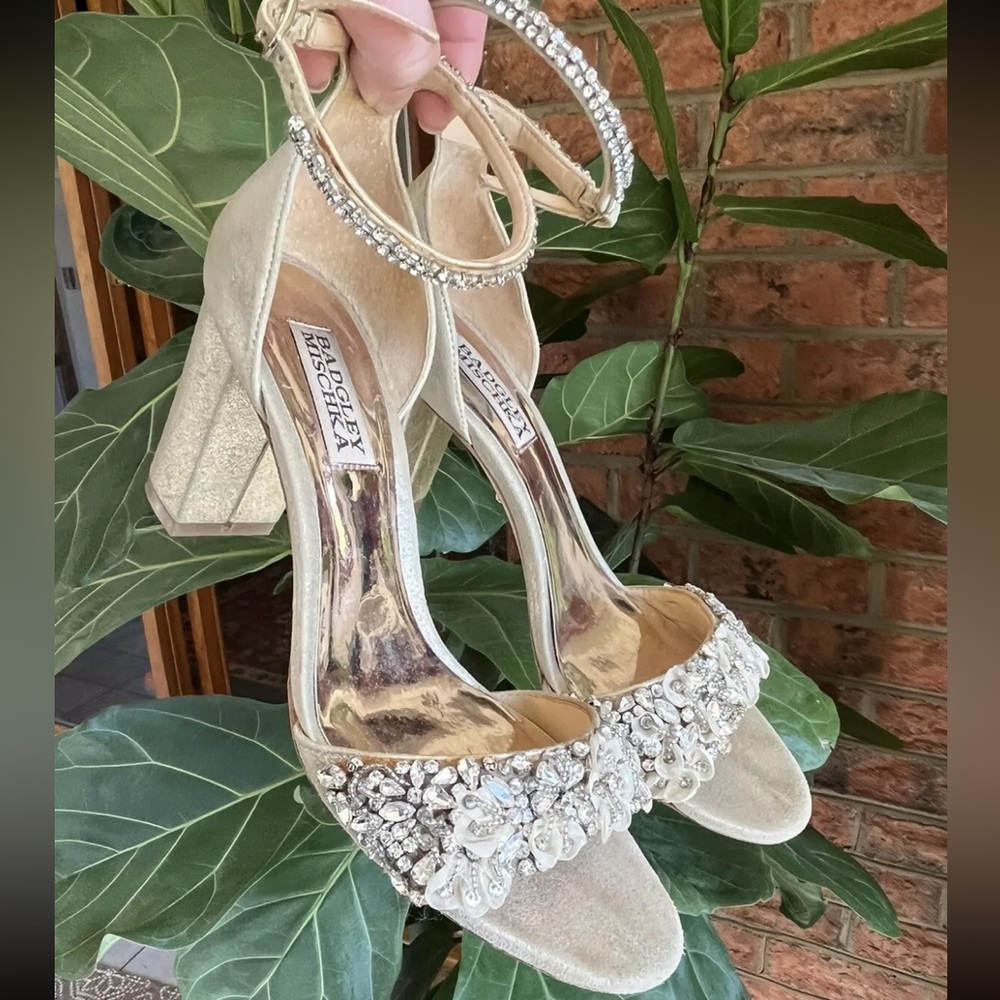 Badgley Mischka Finesse strappy heel 6.5